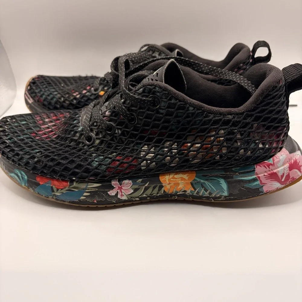 NOBULL Mesh Runner Tropical Floral Womens 7 Mens 5.5 Black Sneakers